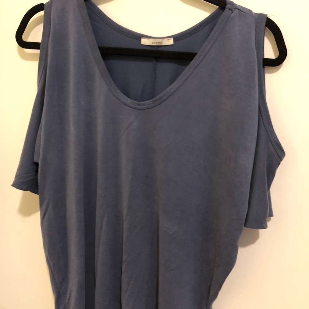 Shoulder-less shirt